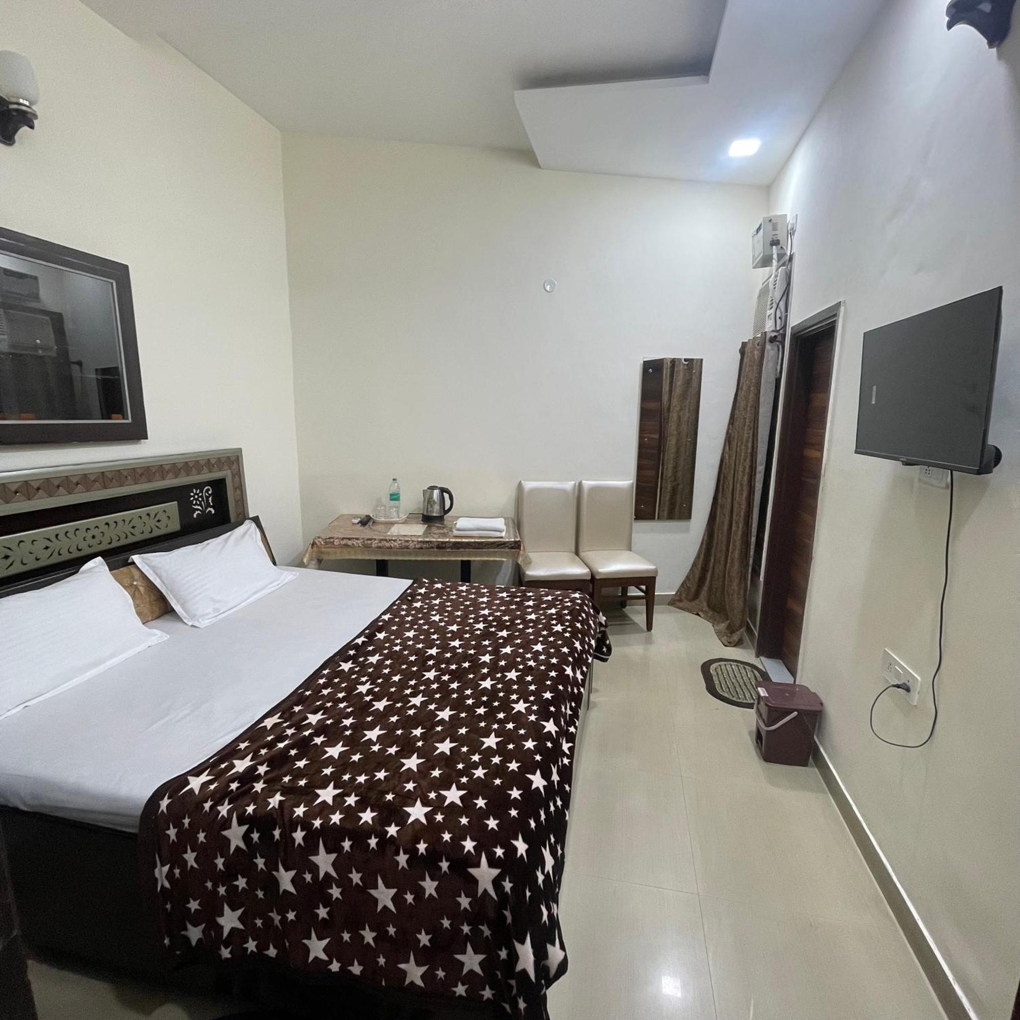 Homestay Comforts 500M From Amritsar Airport Exterior photo