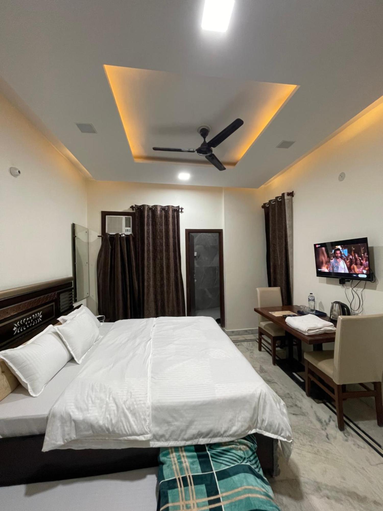 Homestay Comforts 500M From Amritsar Airport Exterior photo