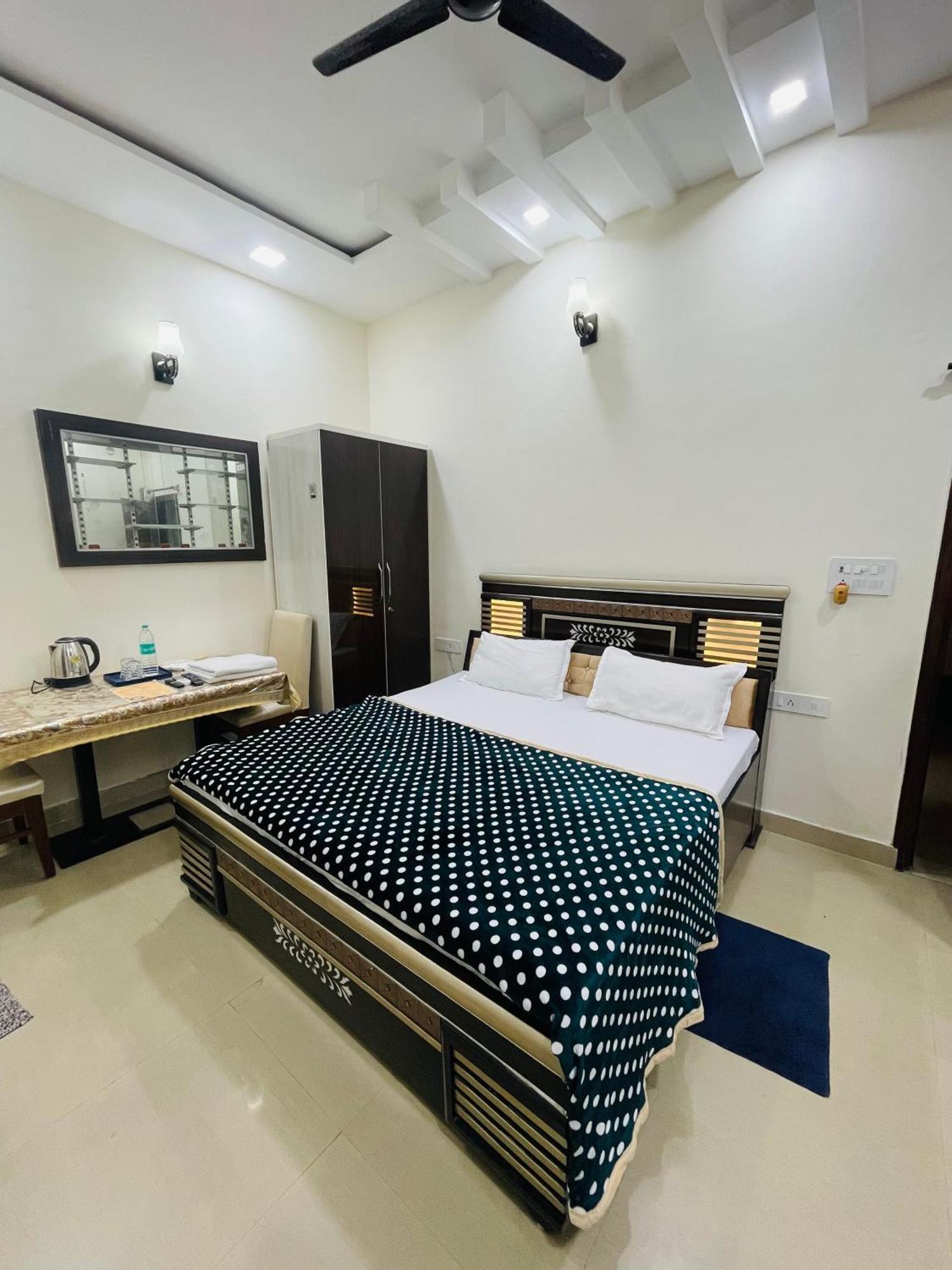 Homestay Comforts 500M From Amritsar Airport Exterior photo